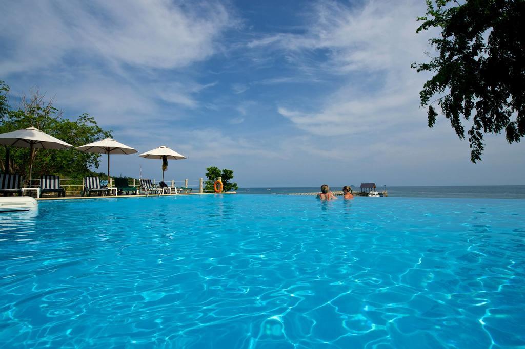 Tunamaya Beach & Spa Resort Tioman Island Kampong Mukut Buitenkant foto